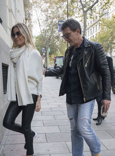 (image for) Antonio Banderas Leather Jacket #1