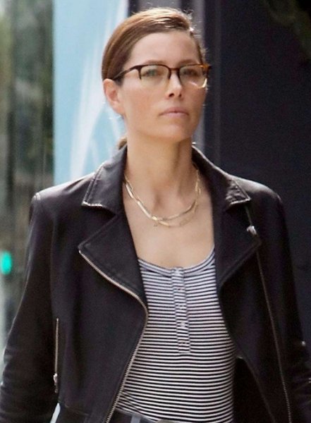 (image for) Jessica Biel Leather Jacket