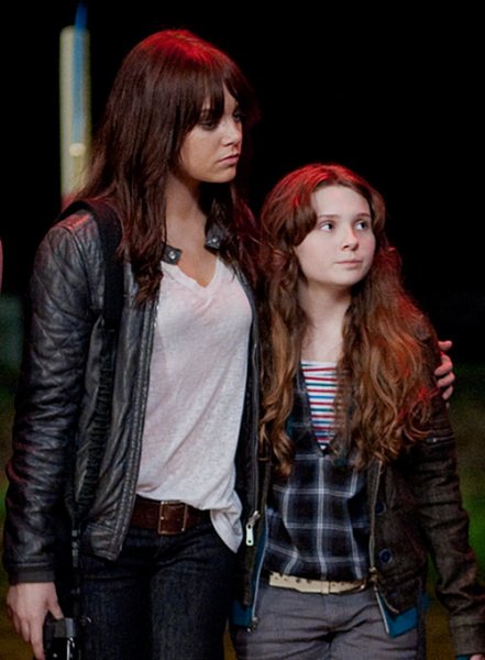 (image for) Emma Stone Zombieland Leather Jacket